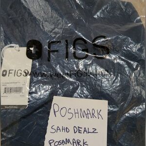 Women's Figs Catarina 1 pocket Scrub top Large dark harbor